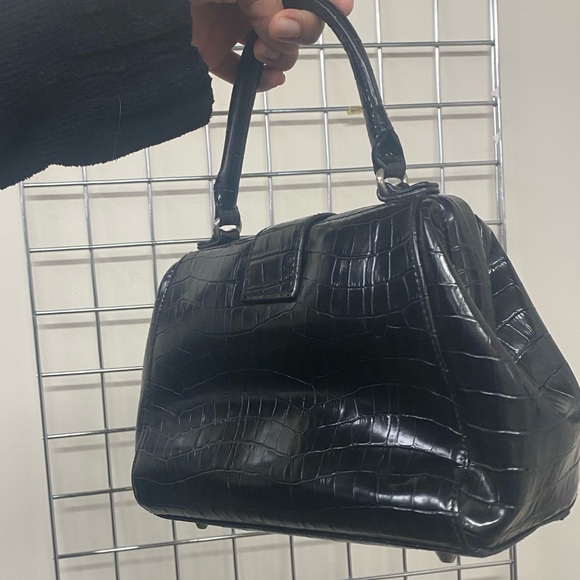 VINTAGE HANDBAG - Picture 2 of 4